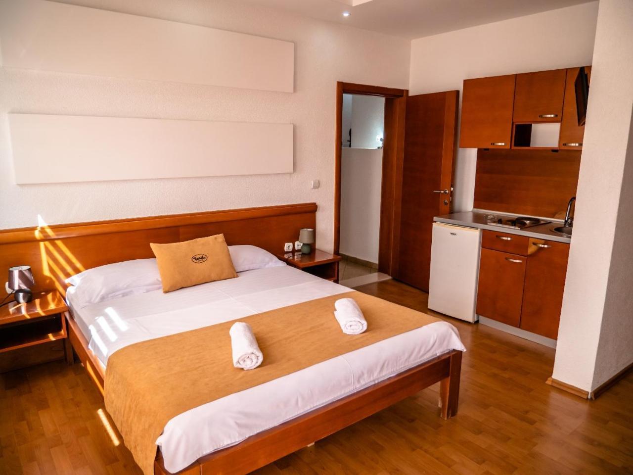 Apartments Bonita Ulcinj Ngoại thất bức ảnh